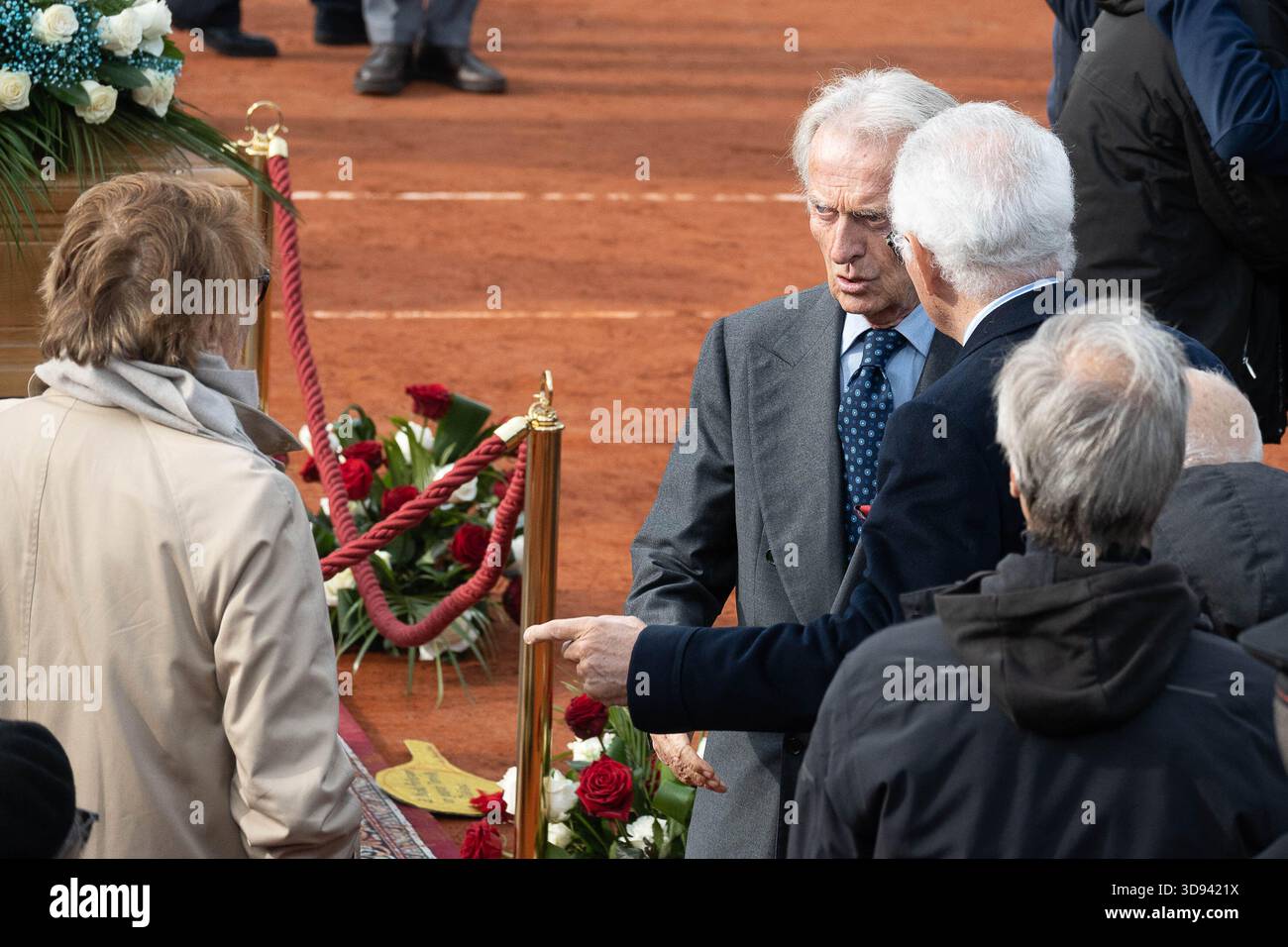 Roma, Italie. 03 décembre 2025. Luca Cordero di Montezemolo, homme d'affaires italien, ancien président de Ferrari, Fiat S.p.A., Confindustria et Alitalia, a participé à la commémoration en l'honneur de Nicola Pietrangeli au Foro Italico Stadium, le 3 décembre 2025 à Rome, en Italie. Pendant les funérailles de Nicola Pietrangeli le 03 décembre 2025 au Roma à Roma, Italie (photo de Roberto Ramaccia) (photo de Roberto Ramaccia/Sipa USA) crédit : Sipa US/Alamy Live News Banque D'Images