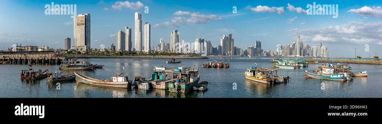 Panorama de l'horizon et du port de Panama City Banque D'Images
