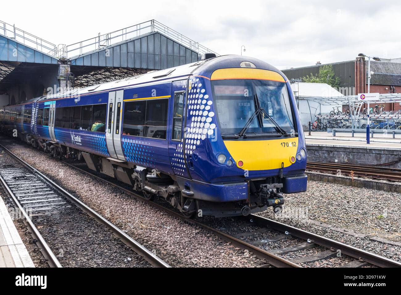 Aberdeen, Écosse, Royaume-Uni - 7 juillet 2024 : un train de voyageurs ScotRail à la gare d'Aberdeen, Écosse, Royaume-Uni. Banque D'Images