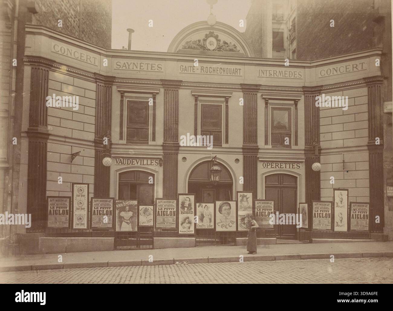 Concert au Gaîté-Rochechouart, Boulevard Rochechouart, 9ème arrondissement, Paris, Albert Brichaut, photographe, entre 1870 et 1901, photographie, Arts graphiques, photographie, Albumen print, Paris, dimensions - oeuvre : hauteur : 12,1 cm, largeur : 16,3 cm, dimensions - ancienne monture : hauteur : 41,2 cm, largeur : 31,1 Banque D'Images