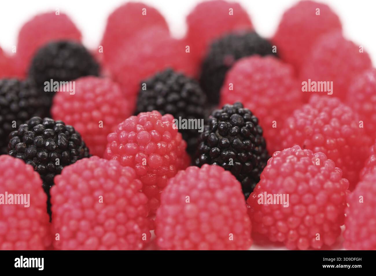 Jujube boules colorées sur un fond blanc Banque D'Images