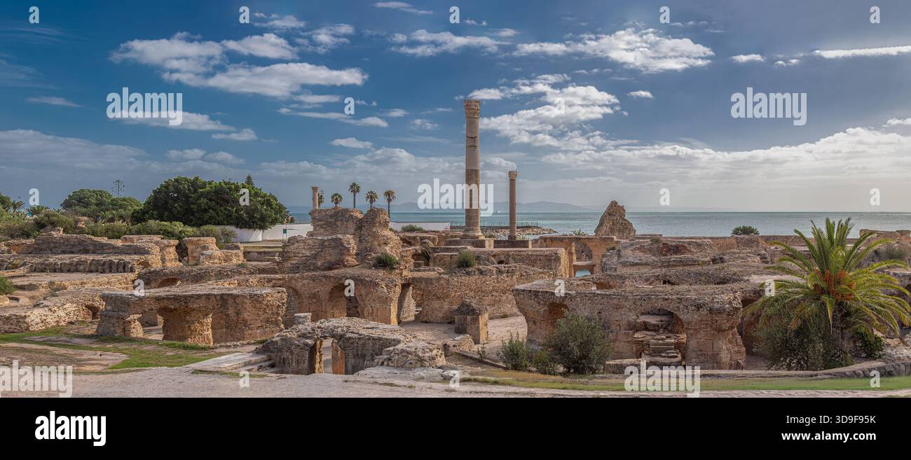 Intérieur aux Thermes d'Antonin (Thermes d'Antonin), site archéologique. Le plus grand complexe de bains romains construit en Afrique, datant du milieu du 2ème cen Banque D'Images