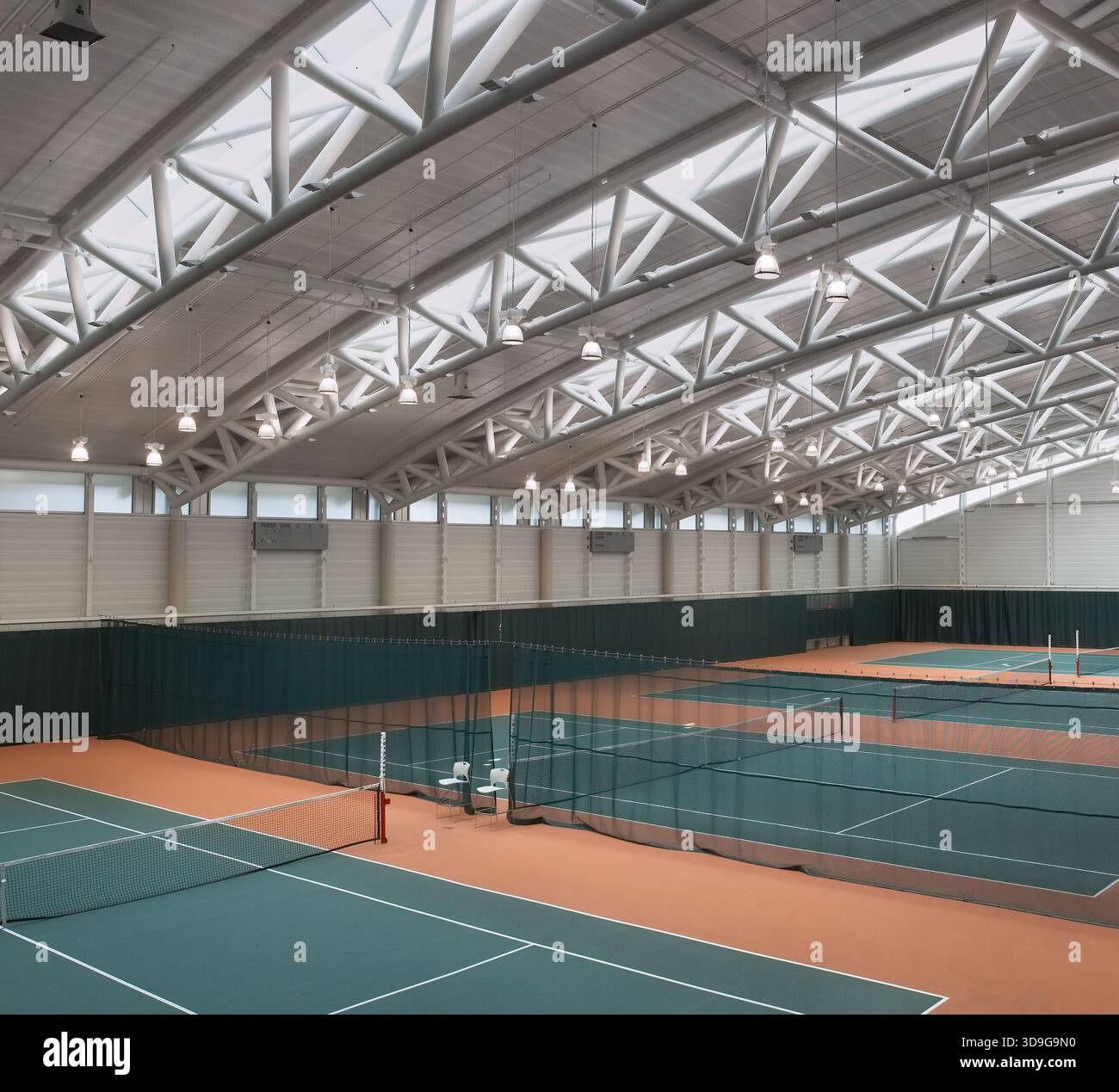 Courts de tennis intérieurs dans les installations sportives, New Jersey, États-Unis Banque D'Images