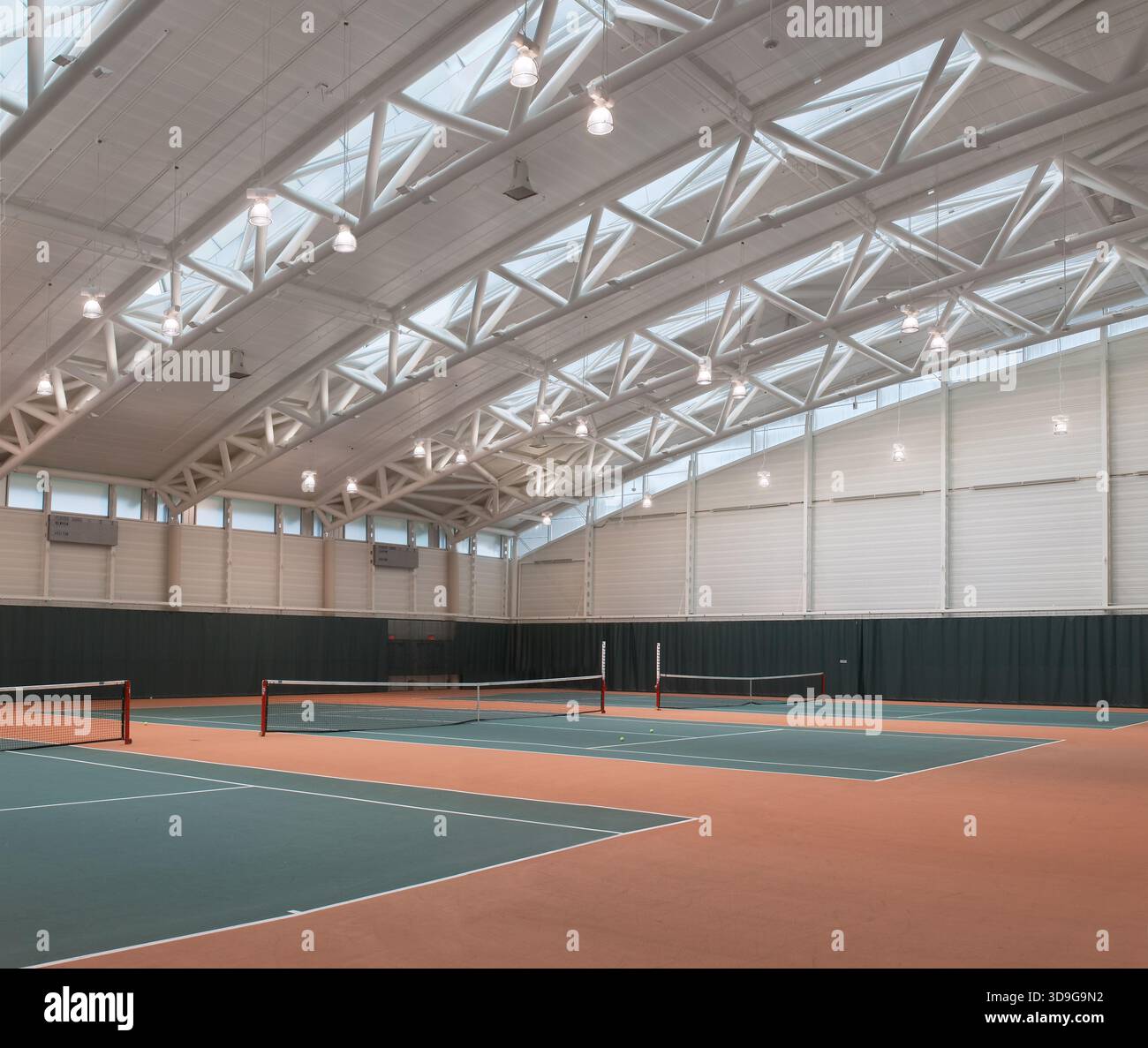Courts de tennis intérieurs dans les installations sportives, New Jersey, États-Unis Banque D'Images