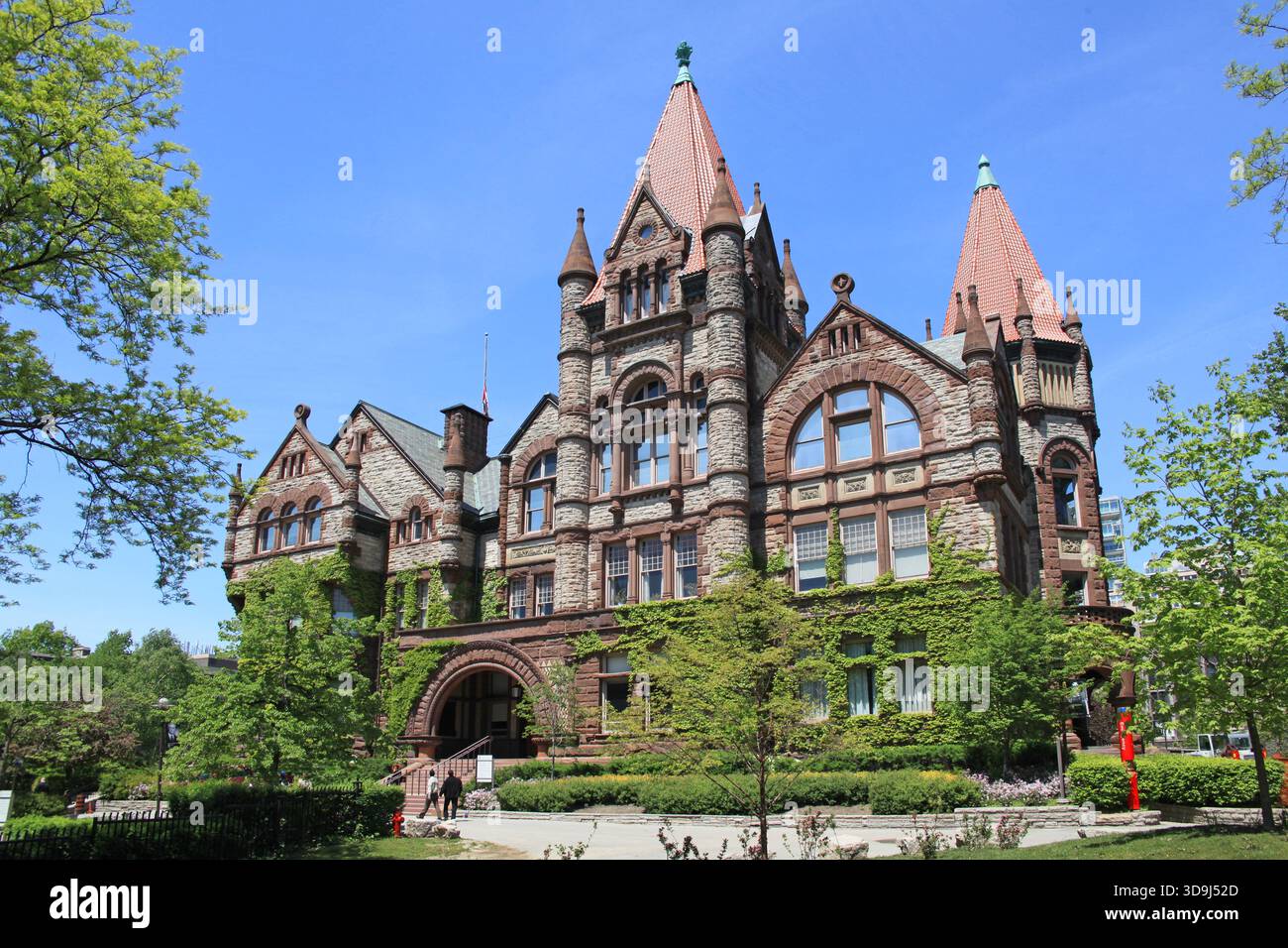 Campus de l'Université de Toronto avec de vieux bâtiments ornés Banque D'Images