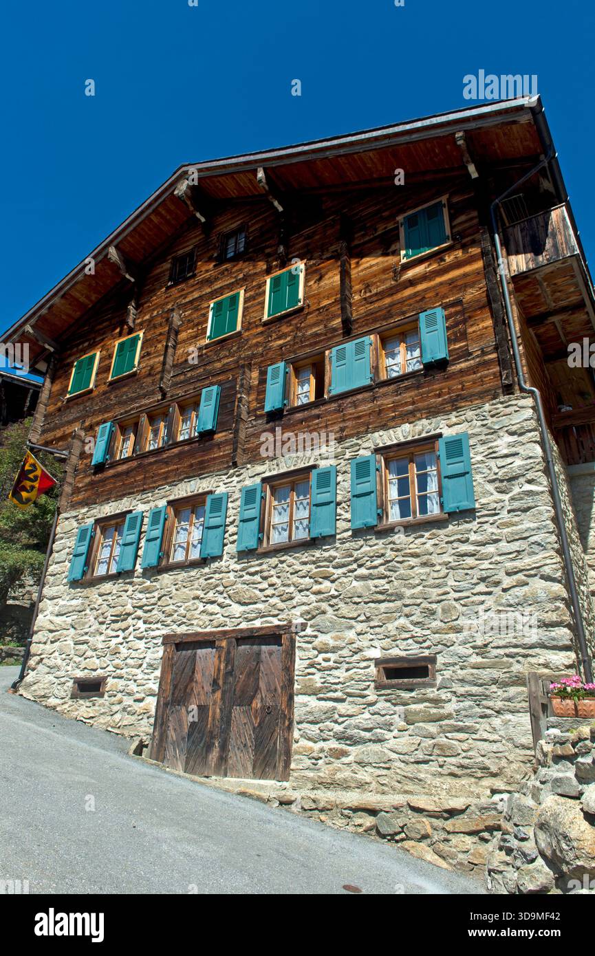 Haus Niggeli dans le plus ancien village noyau du Schweiz dans la construction en bois, Mühlebach, Ernen, Wallis, Schweiz Banque D'Images