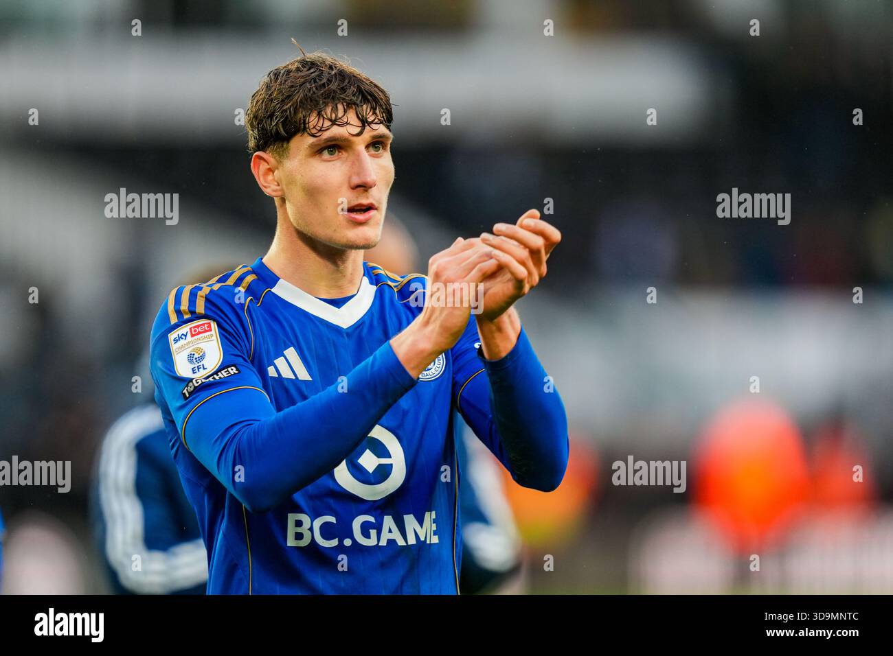 Derby, Royaume-Uni. 06th Dec, 2025. Ben Nelson de Leicester City pendant le match du Sky Bet Championship Derby County vs Leicester City au Pride Park Stadium, Derby, Royaume-Uni, 6 décembre 2025 (photo de Maynard Manyowa/News images) *** GER AUT sui OUT *** à Derby, Royaume-Uni le 6/12/2025. (Photo de Maynard Manyowa/News images/Sipa USA) crédit : Sipa USA/Alamy Live News Banque D'Images