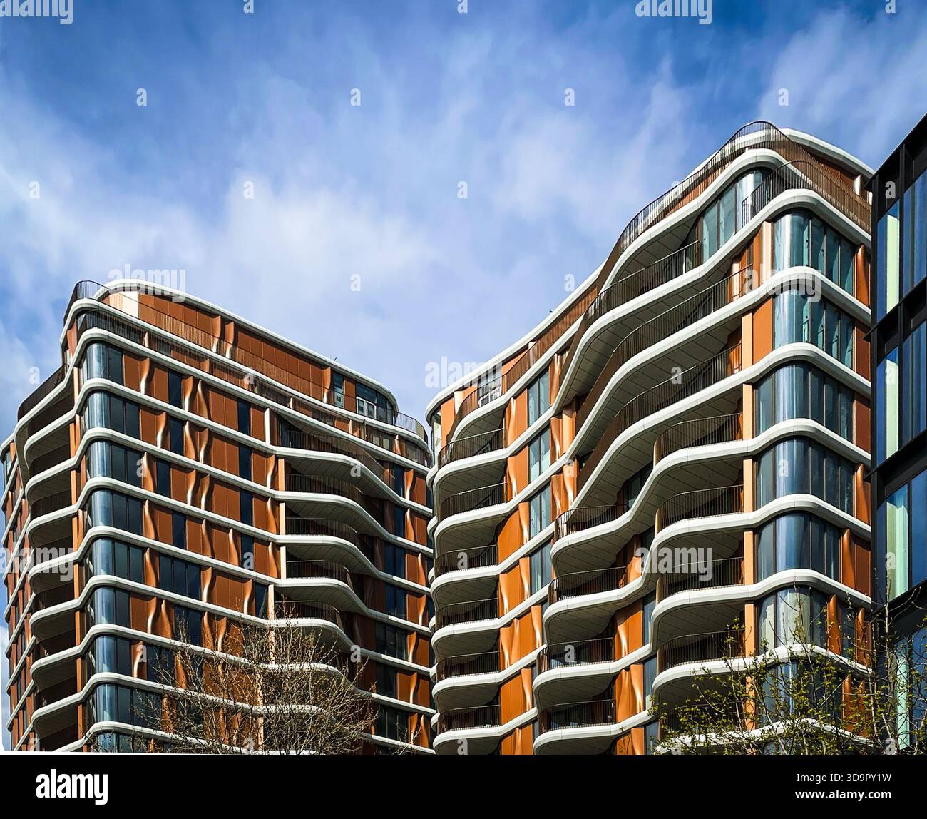 Angleterre, Royaume-Uni, 12 avril 2023, vue d'un bâtiment moderne dans Summer Street, un quartier gentrifié de Londres derrière la Tate Modern Banque D'Images