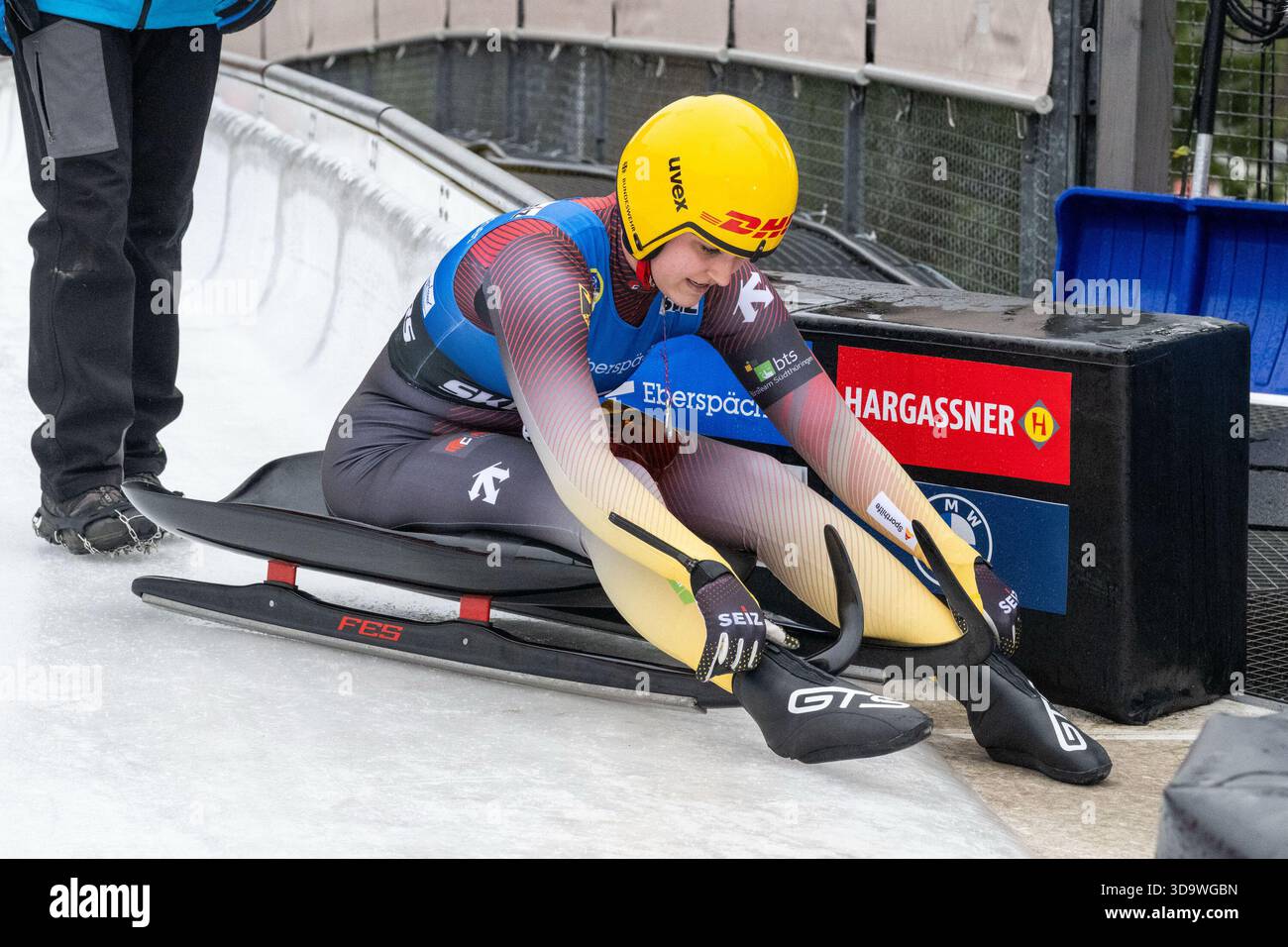 Winterberg, Allemagne. 07 décembre 2025. WINTERBERG, ALLEMAGNE - DÉCEMBRE 07 : Fraebel, Merle (GER) en compétition dans Heat 2 des célibataires femmes au jour 3 de la Coupe du monde de luge Eberspächer fil 2025/2026 à Veltins Ice Arena de Winterberg le 07.12.2025 en Northrhine-Westphalie/Allemagne. Photo © Oliver Kremer/Beautiful Sports. Crédit : BEAUTIFUL SPORTS Pressefotoagentur/Alamy Live News Banque D'Images