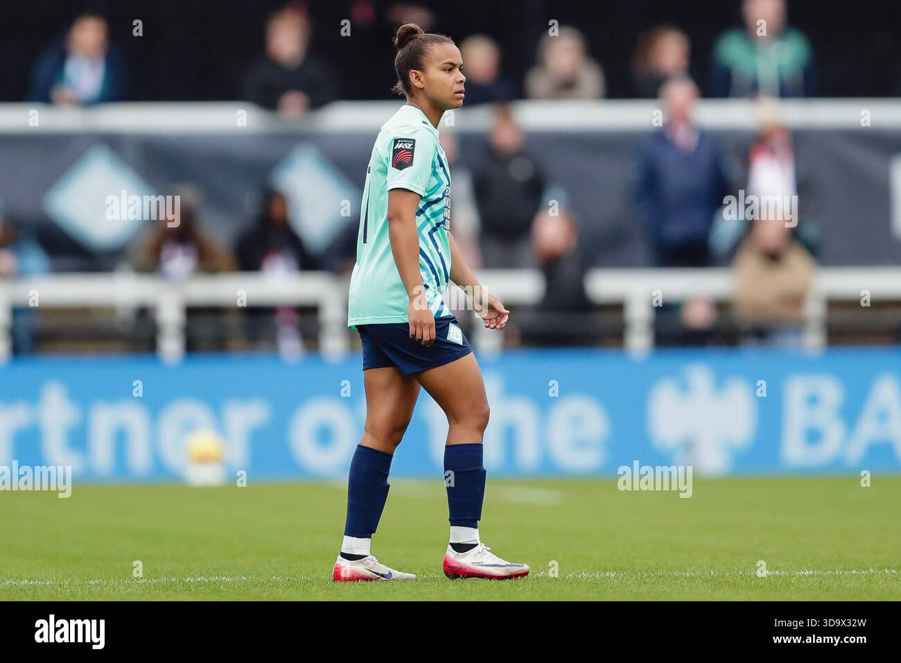 Londres, Royaume-Uni. 7 décembre 2025. Nikita Parris (17 London City Lionesses) lors du match de Super League entre London City Lionesses et Brighton au Copperjax Community Stadium. Crédit : Liam Asman/Alamy Live News Banque D'Images