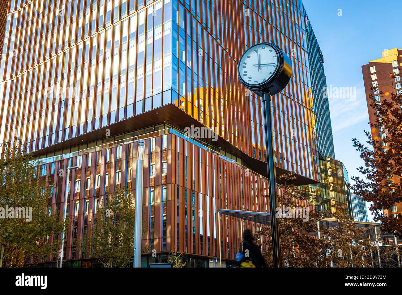 L'architecture unique du Stata Center du MIT à Cambridge présente des formes audacieuses et des surfaces métalliques, parfaites pour les thèmes de l'innovation, du design et de l'e Banque D'Images