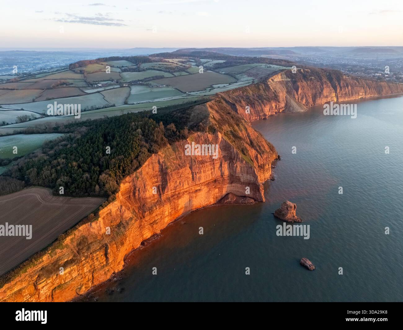 Ladram Bay et High Peak. Site du patrimoine mondial de la côte jurassique. Devon, Royaume-Uni. Banque D'Images