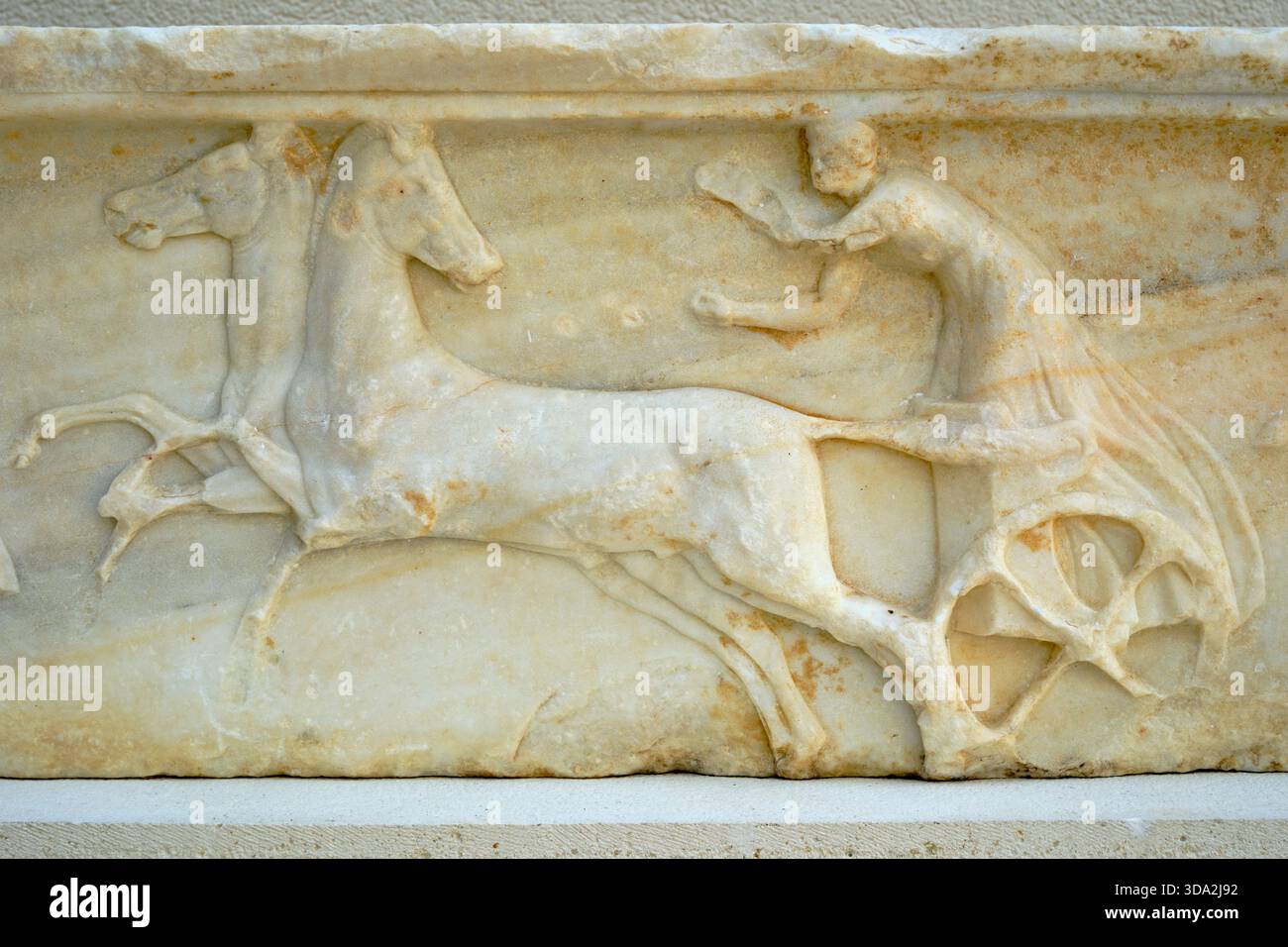 Grèce, Macédoine, Vergina, Musée royal Tumulus, course de chars sur une frise, 325 av. J.-C. Banque D'Images