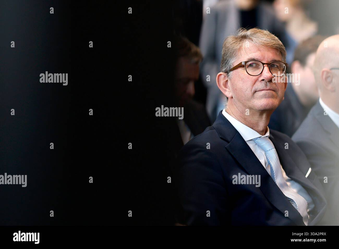 Homme politique Wolfram Weimer (indépendant), commissaire du gouvernement fédéral à la culture et aux médias, lors de l'ouverture de la nouvelle exposition permanente "vous faites partie de l'histoire" à la Maison de l'histoire à Bonn, qui éclaire l'histoire de l'Allemagne de 1945 au p Banque D'Images