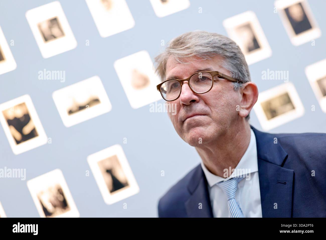 Homme politique Wolfram Weimer (indépendant), commissaire du gouvernement fédéral à la culture et aux médias, lors de l'inauguration de la nouvelle exposition permanente "vous faites partie de l'histoire" à la Maison de l'histoire à Bonn, qui éclaire l'histoire de l'Allemagne de 1945 à 1978 Banque D'Images