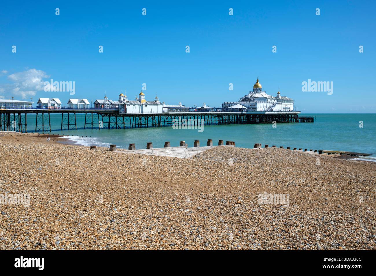 Jetée d'Eastbourne : jetée de plaisance balnéaire de 300 mètres de long à Eastbourne, East Sussex, Royaume-Uni Banque D'Images