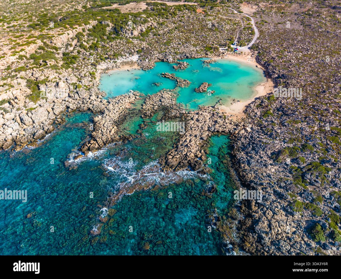Le lac blanc dans l'île de Crète, Grèce. Aspri Limni est un lac et une plage près d'Elafonissi Banque D'Images