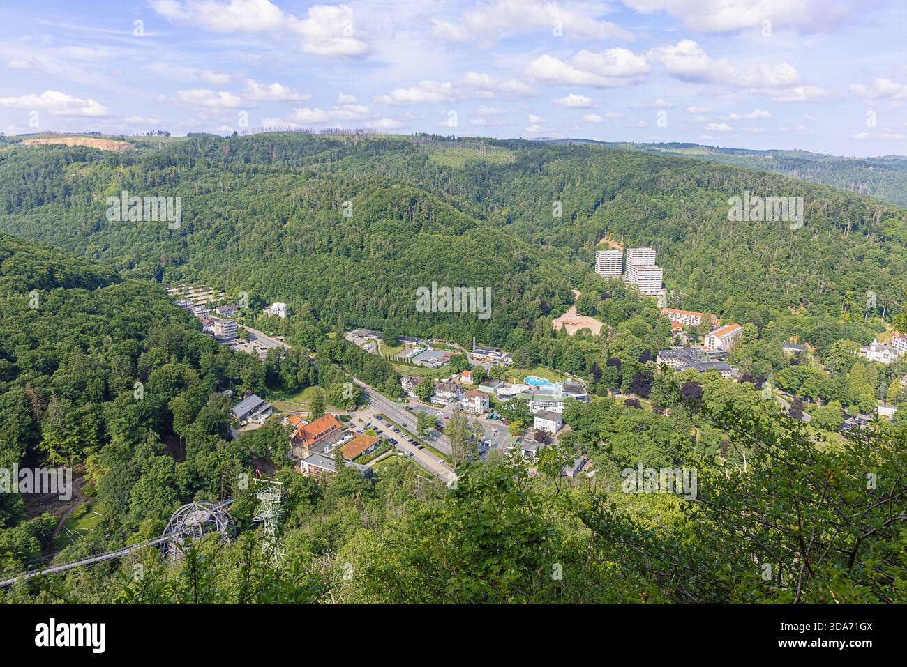 Vue sur Bad Harzburg et la station au sol du téléphérique Banque D'Images