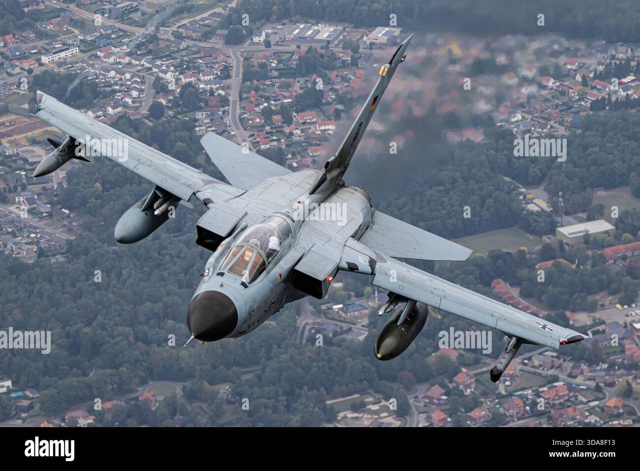Panavia Tornado IDS jet de la Luftwaffe allemande, immatriculé 43-50, série 135/GS024/4050, effectuant un affichage de vol au salon aéronautique Sanicole 2019 en Belgique. Banque D'Images