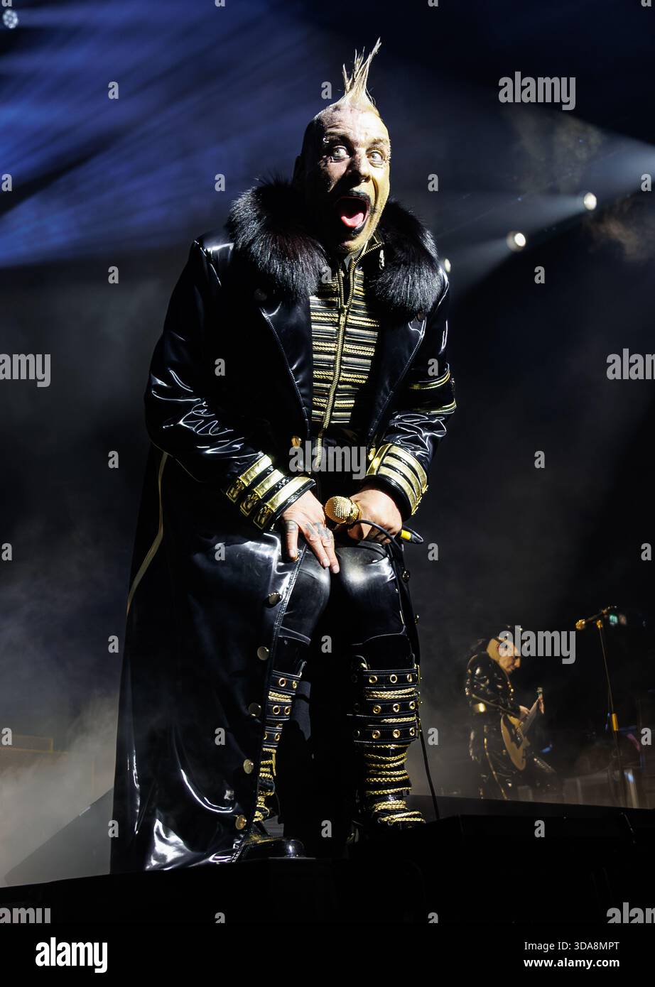 Till Lindemann of Rammstein - Meine Welt Solo Tour - Live at Wembley Arena, Londres, Royaume-Uni - 4 novembre 2025 Banque D'Images