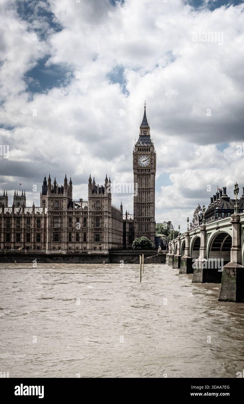 Queen Elizabeth Tower / Big Ben et les chambres du parlement à Londres, Angleterre, Royaume-Uni. Banque D'Images