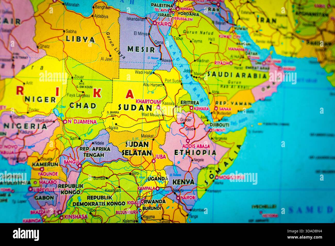 Vue rapprochée d'une carte du monde détaillée centrée sur l'Asie centrale et le moyen-Orient, y compris l'Iran, l'Afghanistan et le Pakistan. Banque D'Images