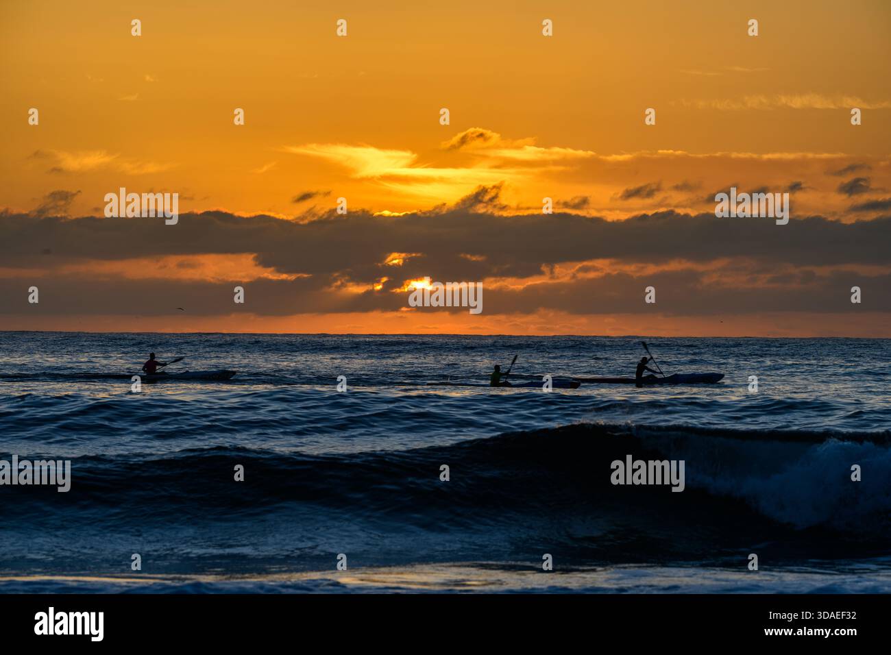 Lever du soleil sur l'horizon à Cronulla Beach Banque D'Images