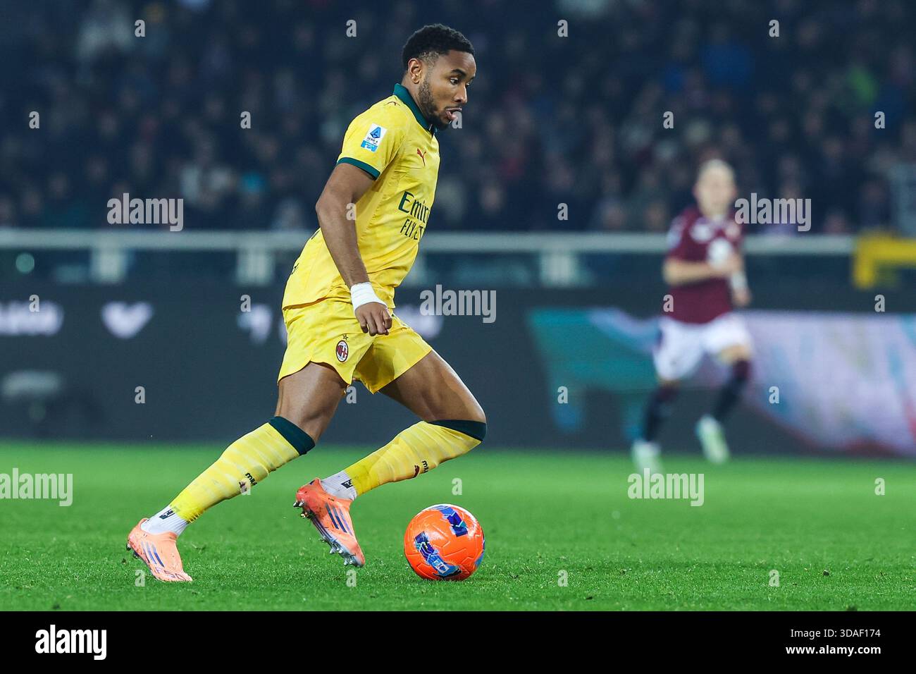 Christopher Alan Nkunku de l'AC Milan vu en action lors du match de football de Serie A 2025/26 entre le Torino FC et l'AC Milan au stade Olimpico Grande Torino de Turin Banque D'Images