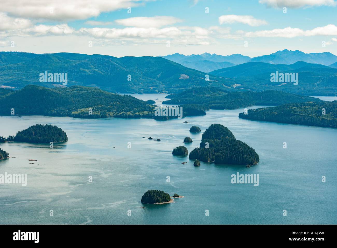 Impressionen von Haida Gwaii, eine Inselgruppe vor der Küste British Columbias. SIE besteht aus den beiden Hauptinseln Graham und Moresby Island sowie 200 kleineren Inseln von denen Louise Island und Lyell Island die größten sind. 27.08.2018. IM Bild : Der Blick auf den Sleeping Beauty Trail, auch bekannt als Tarundl Trail, ist bemerkenswert, da er die am einfachsten zugängliche alpine Wanderung auf der Insel Haida Gwaii darstellt. // impressions de Haida Gwaii, un groupe insulaire au large de la côte de la Colombie-Britannique. Il se compose des deux îles principales, Graham et Moresby, ainsi que de 200 petites îles Banque D'Images