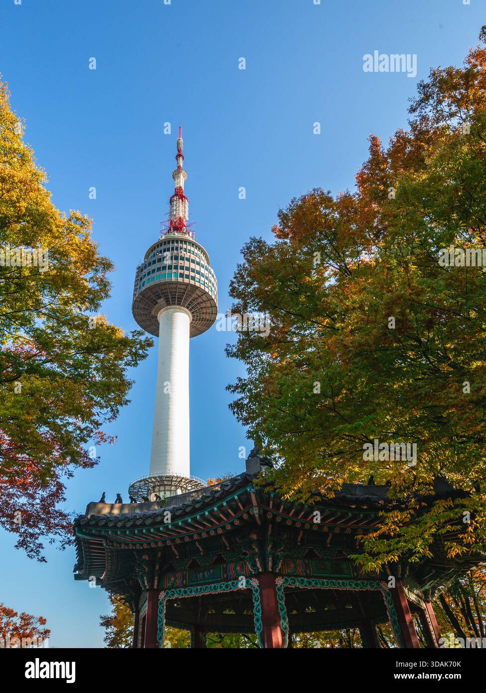 N seoul Tower, alias Namsan Tower ou YTN Seoul Tower, situé à Namsan à Séoul, Corée du Sud Banque D'Images
