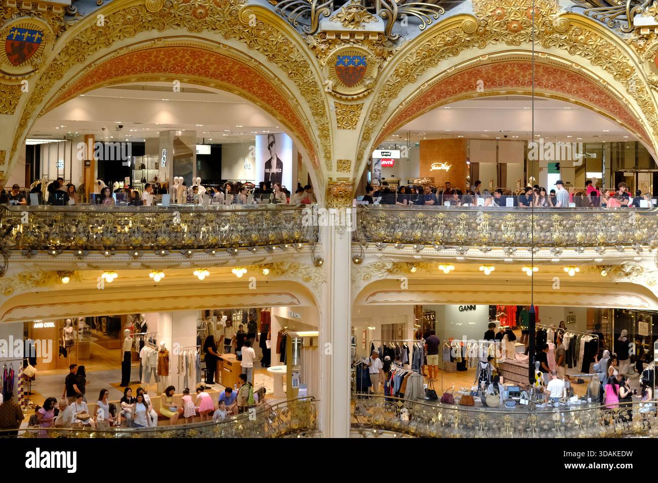 Vue générale du grand magasin Galeries Lafayette. Paris. France. Banque D'Images