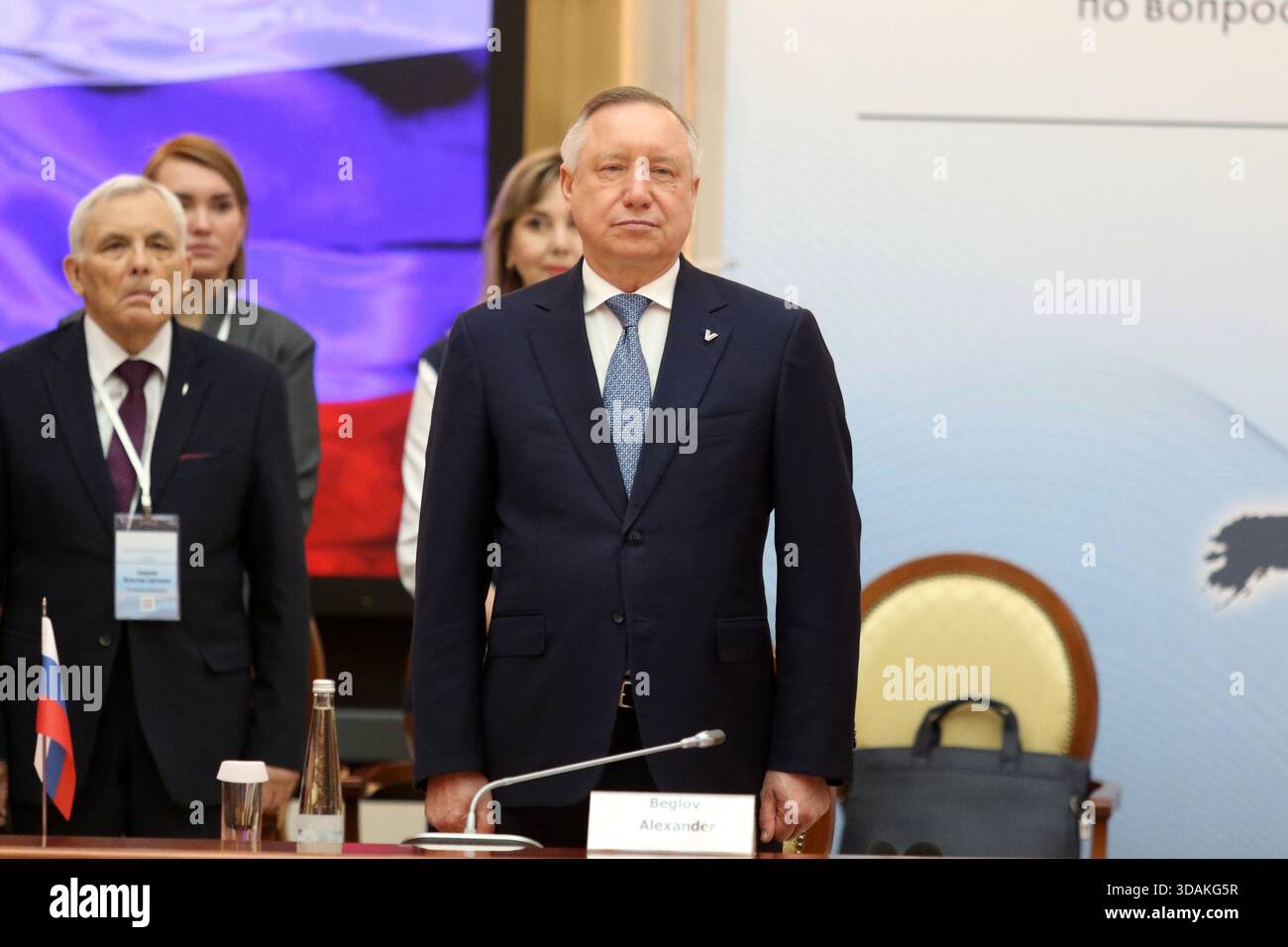 Saint-Pétersbourg, Russie. 11 décembre 2025. Alexander Beglov, Gouverneur de Saint-Pétersbourg, lors de la VI Conférence internationale sur la lutte contre les maladies infectieuses : nouveaux défis, session plénière à la Bibliothèque présidentielle Boris Eltsine à Saint-Pétersbourg. (Photo de Maksim Konstantinov/SOPA images/SIPA USA) crédit : SIPA USA/Alamy Live News Banque D'Images