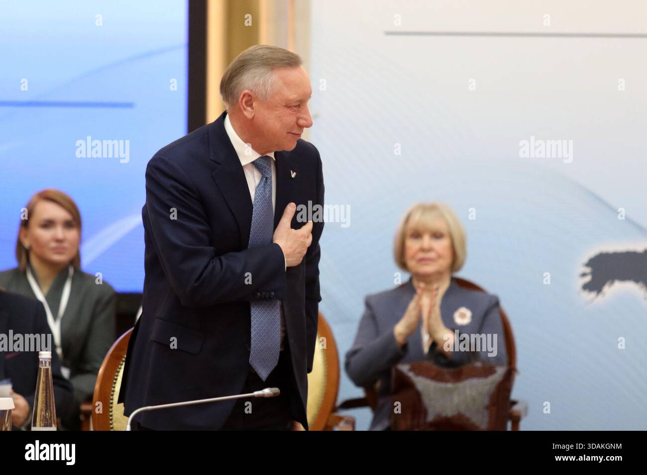 Saint-Pétersbourg, Russie. 11 décembre 2025. Alexander Beglov, Gouverneur de Saint-Pétersbourg, lors de la VI Conférence internationale sur la lutte contre les maladies infectieuses : nouveaux défis, session plénière à la Bibliothèque présidentielle Boris Eltsine à Saint-Pétersbourg. (Photo de Maksim Konstantinov/SOPA images/SIPA USA) crédit : SIPA USA/Alamy Live News Banque D'Images