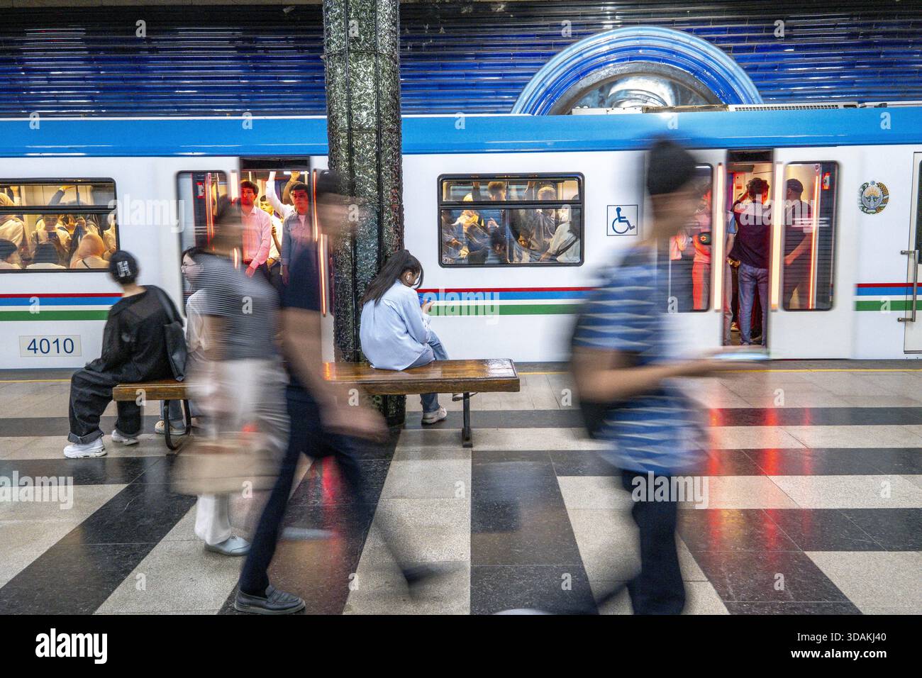 Le système de transport rapide du métro de Tachkent, Tachkent, Ouzbékistan Banque D'Images
