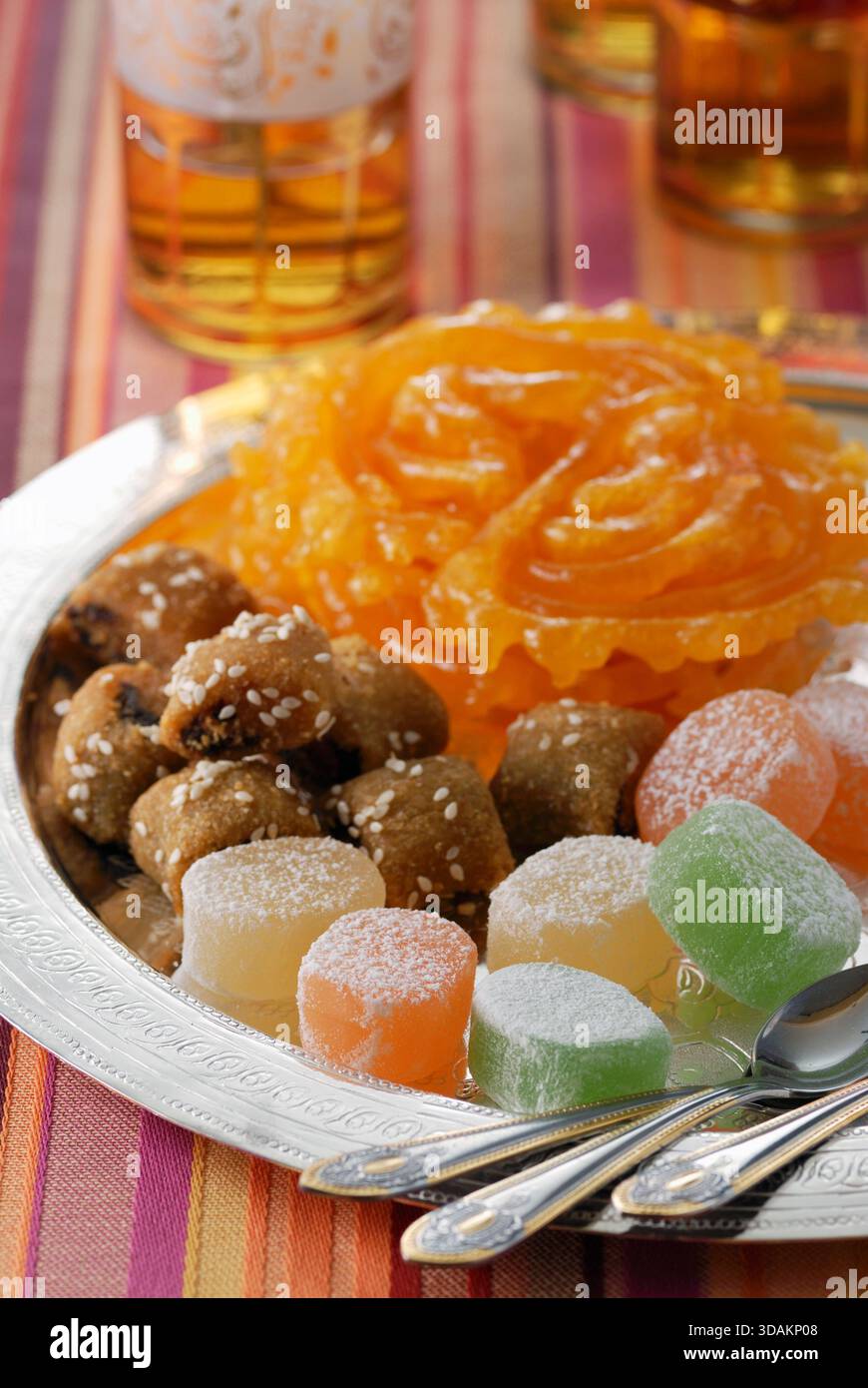 Plateau de pâtisseries marocaines Banque D'Images