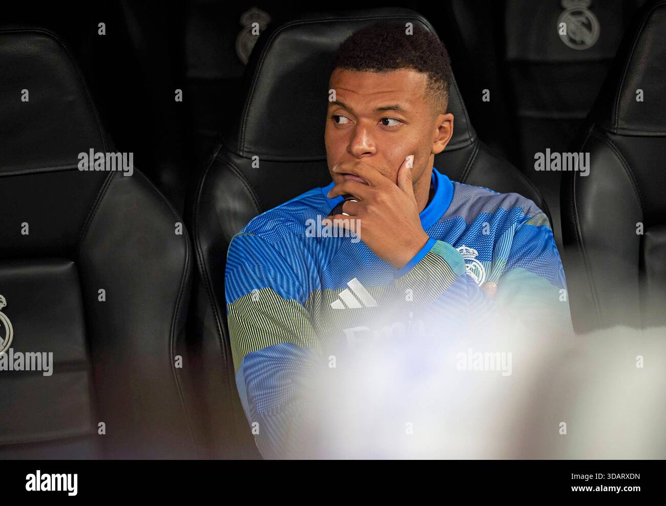 Kylian Mbappe sur le banc. Banque D'Images