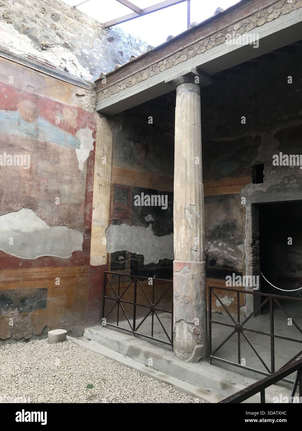 Ruines antiques de Pompéi dans le sud de l'Italie, préservant les rues, les maisons et les espaces publics qui ont été enterrés par l'éruption du Vésuve en 79 AD et sont maintenant l'un des sites archéologiques les plus importants du monde le 30 octobre 2016 Banque D'Images
