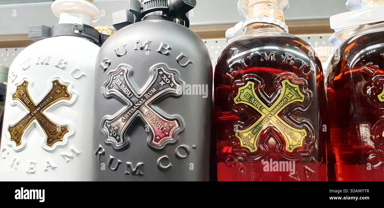 Le rhum Bumbu est un rhum authentique des Caraïbes fabriqué à la Barbade à partir de canne à sucre et d'épices de huit pays. Banque D'Images