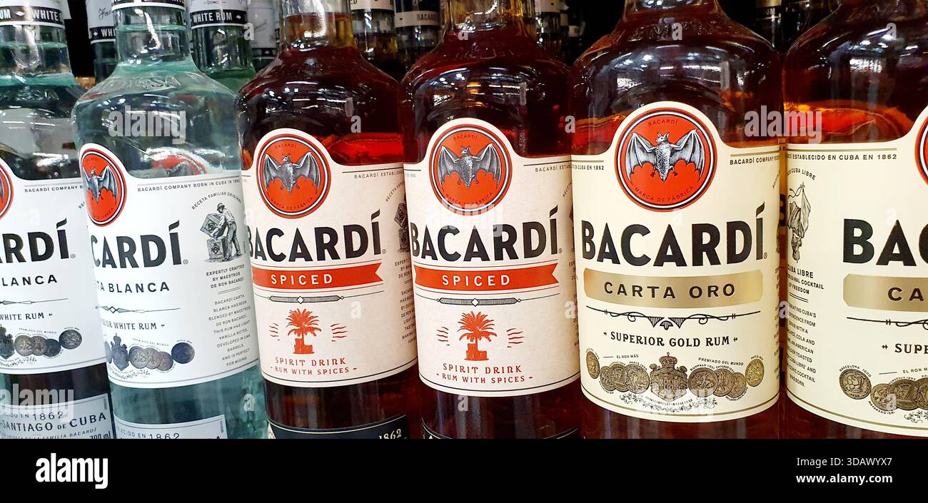 Le rhum Bacardi est originaire de Santiago de Cuba, fondé par Facundo Bacardí Massó en 1862, rhum premium populaire dans le monde entier. Banque D'Images