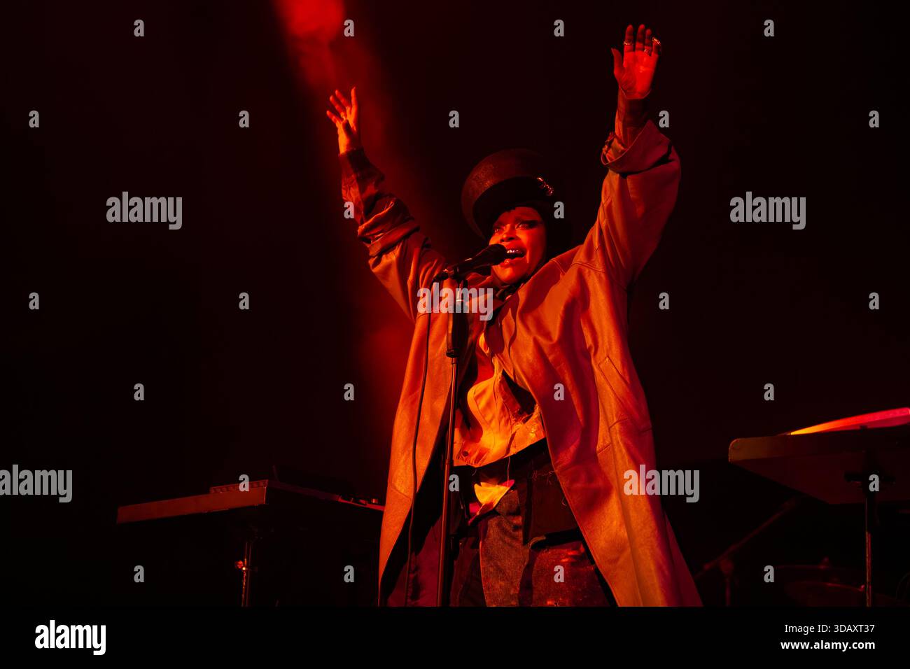 ERYKAH BAU Live à Alcatraz à Milan – Italie – 7 novembre 2025 Banque D'Images