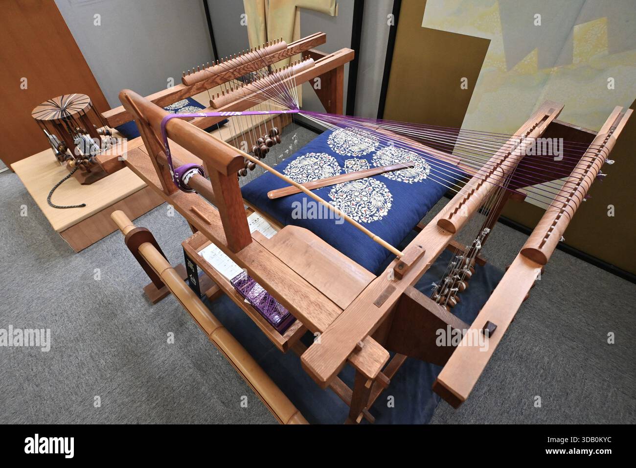 'IgA Kumihimo' de la ville d'IgA, préfecture de Mie. Un artisanat japonais traditionnel fabriqué à partir de fil de soie tissé. Banque D'Images