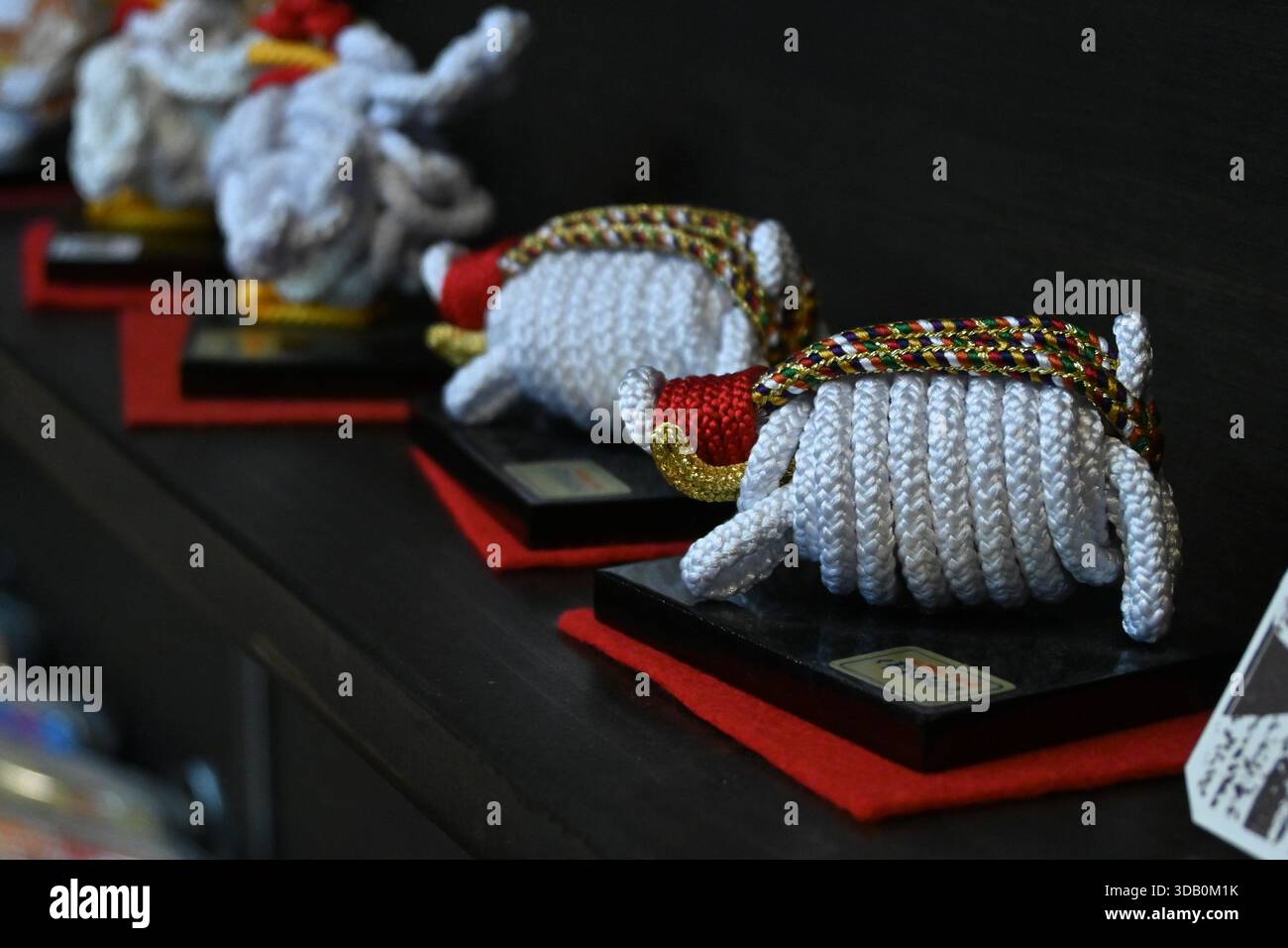 'IgA Kumihimo' de la ville d'IgA, préfecture de Mie. Un artisanat japonais traditionnel fabriqué à partir de fil de soie tissé. Banque D'Images