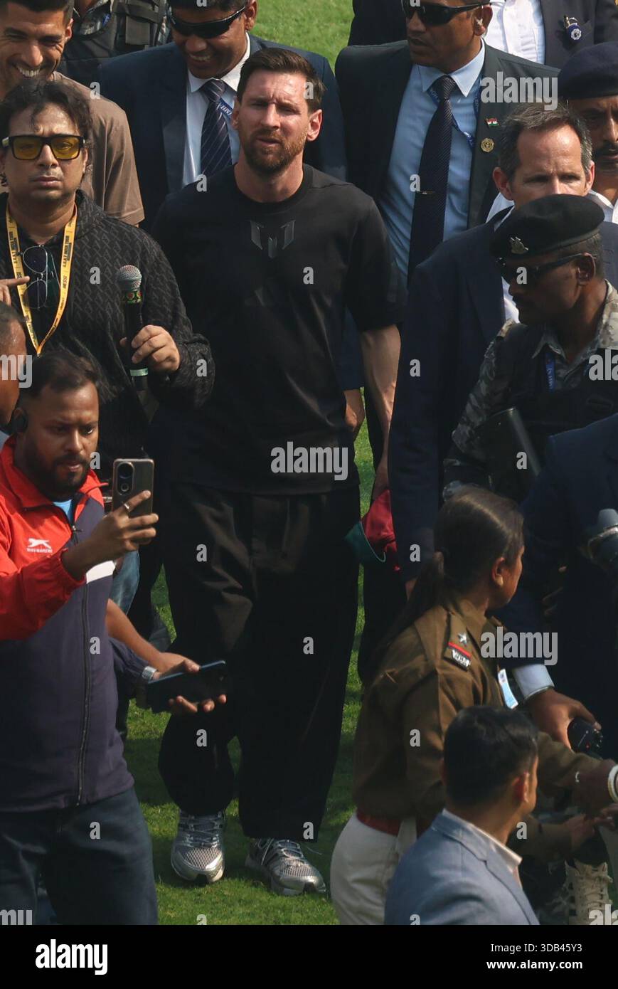 Kolkata, Bengale occidental, Inde. 13 décembre 2025. L'icône du football argentin Messi arrive lors de la tournée indienne de Lionel Messi à Vivekananda Yuva Bharati Krirangan à Kolkata, en Inde, le 13 décembre 2025. (Crédit image : © Rupak de Chowdhuri/ZUMA Press Wire) USAGE ÉDITORIAL SEULEMENT ! Non destiné à UN USAGE commercial ! Banque D'Images