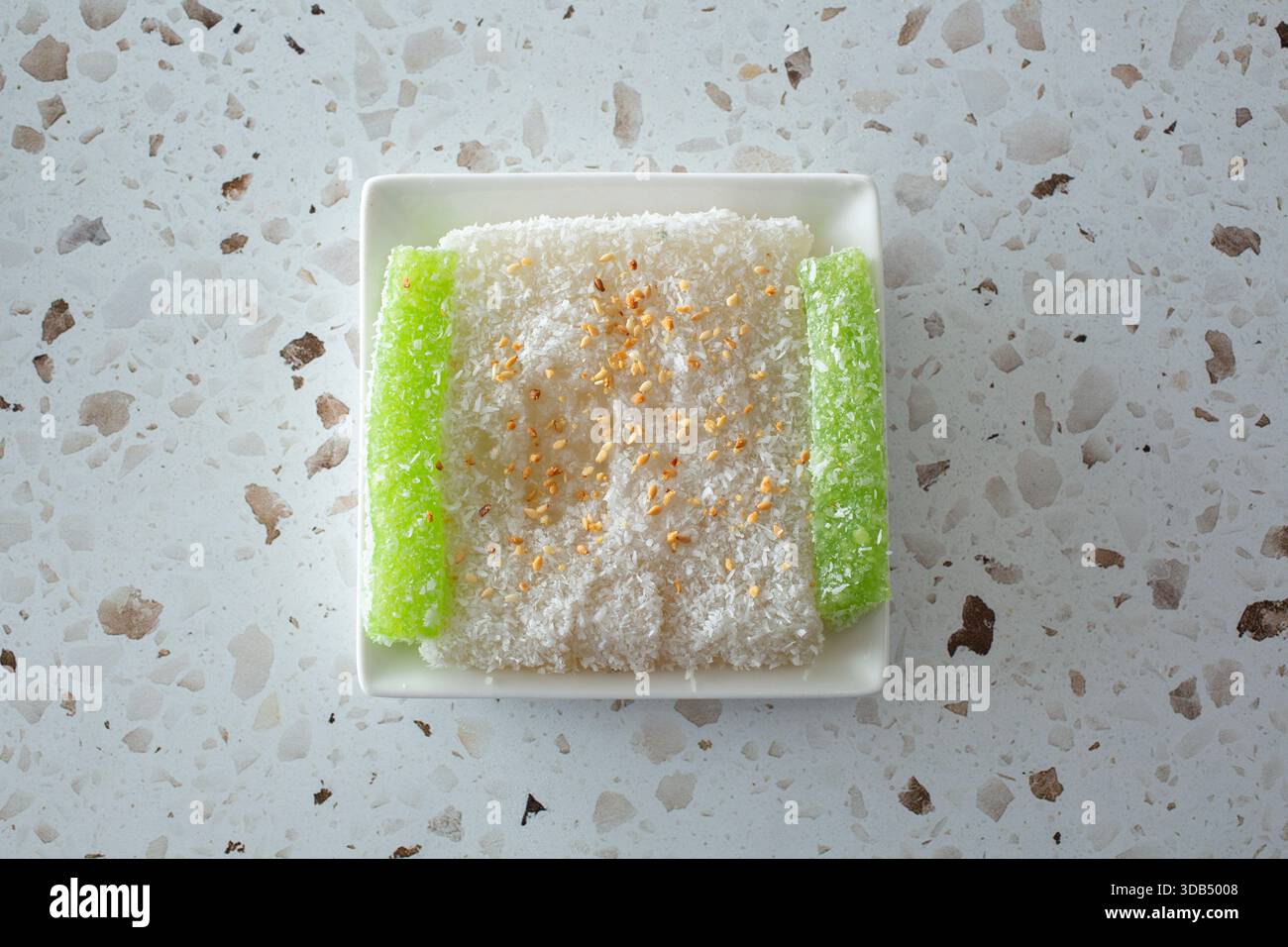 Une vue de haut en bas du gâteau manioc. Banque D'Images