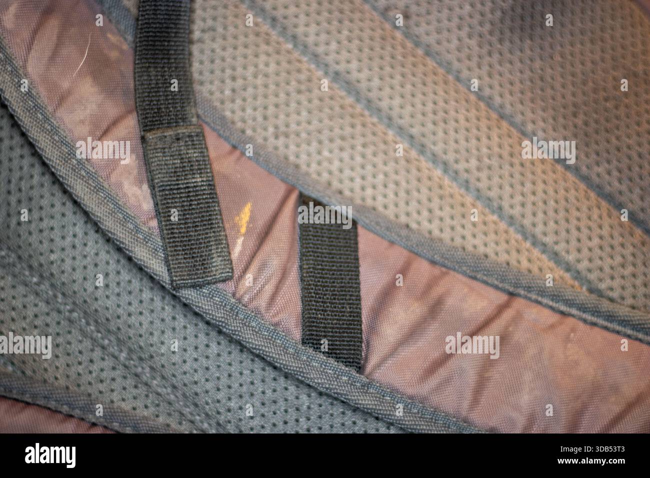 gros plan d'une fermeture à sangle noire sur un sac de jour Banque D'Images