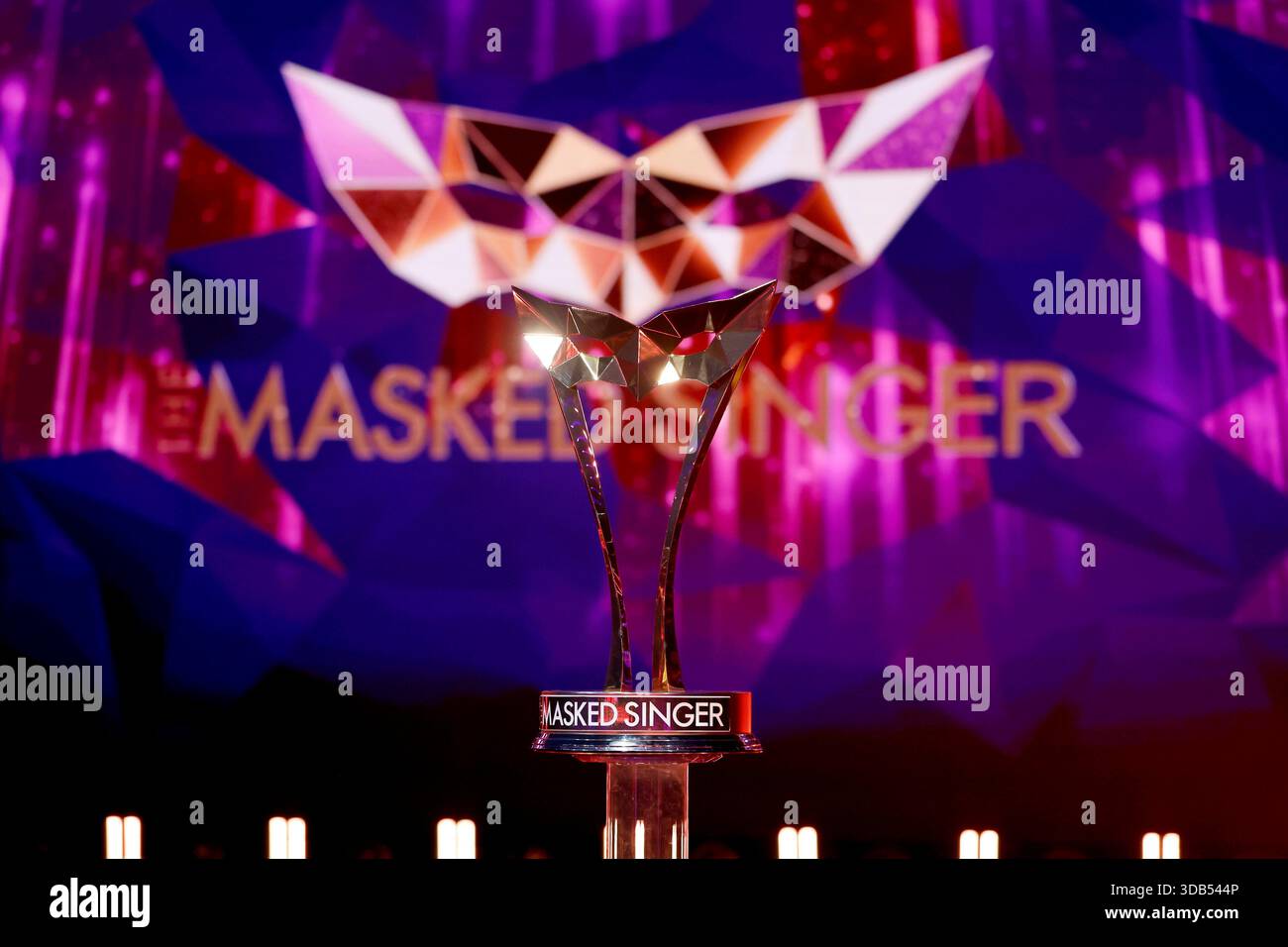 Le trophée gagnant [gagnant] de Masked Singer dans l'émission ProSieben 'The Masked Singer' aux studios MMC à Ossendorf. Cologne, 13.12.2025 Banque D'Images