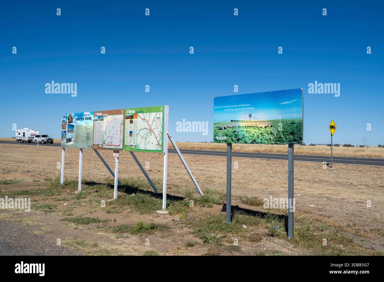 Panneau d'information à l'arrêt de repos isolé en bord de route, Queensland occidental, Australie Banque D'Images