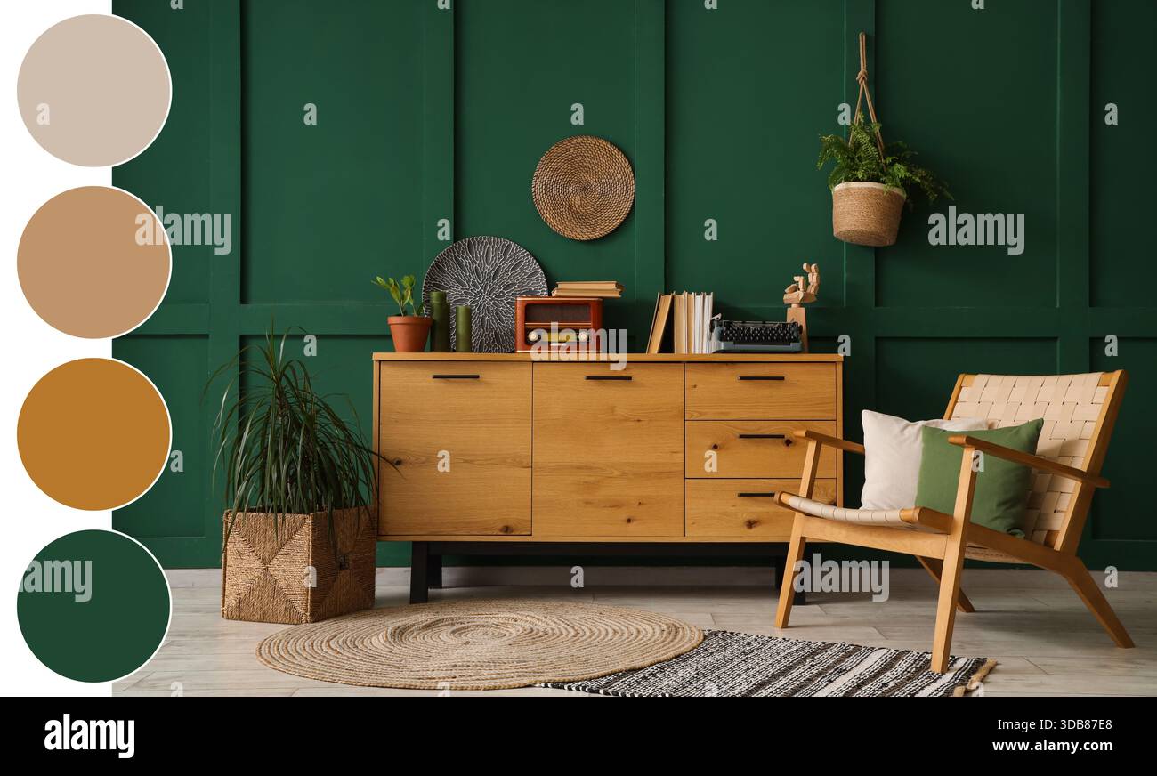 Intérieur de la chambre avec fauteuil, commode, machine à écrire vintage et récepteur radio. Différents motifs de couleur Banque D'Images