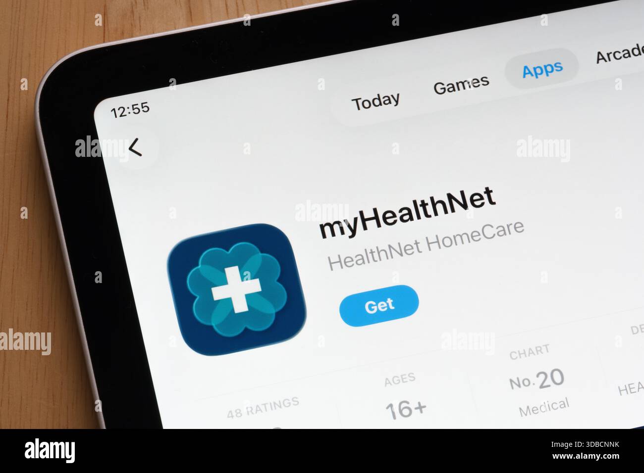 Liste des applications myHealthNet affichée sur l'App Store d'Apple iPad avec évaluation et résumé. Stafford, Royaume-Uni, 15 décembre 2025 Banque D'Images