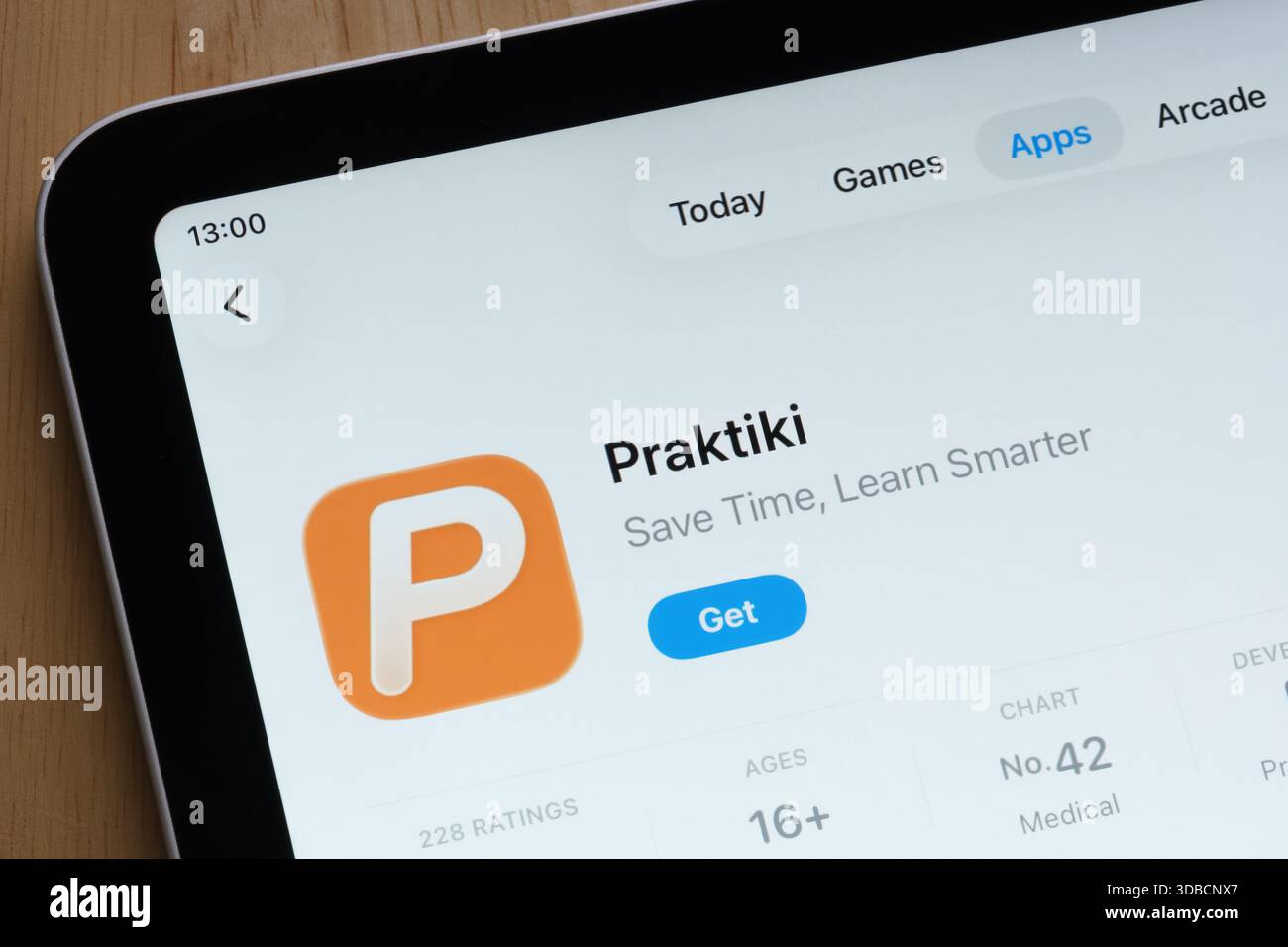 Praktiki populaire application de santé mis en évidence sur la page Apple iPad App Store. Stafford, Royaume-Uni, 15 décembre 2025 Banque D'Images